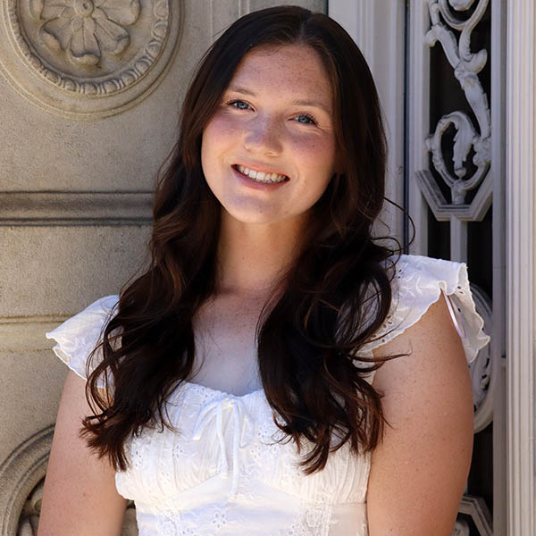 Kylynn Headshot